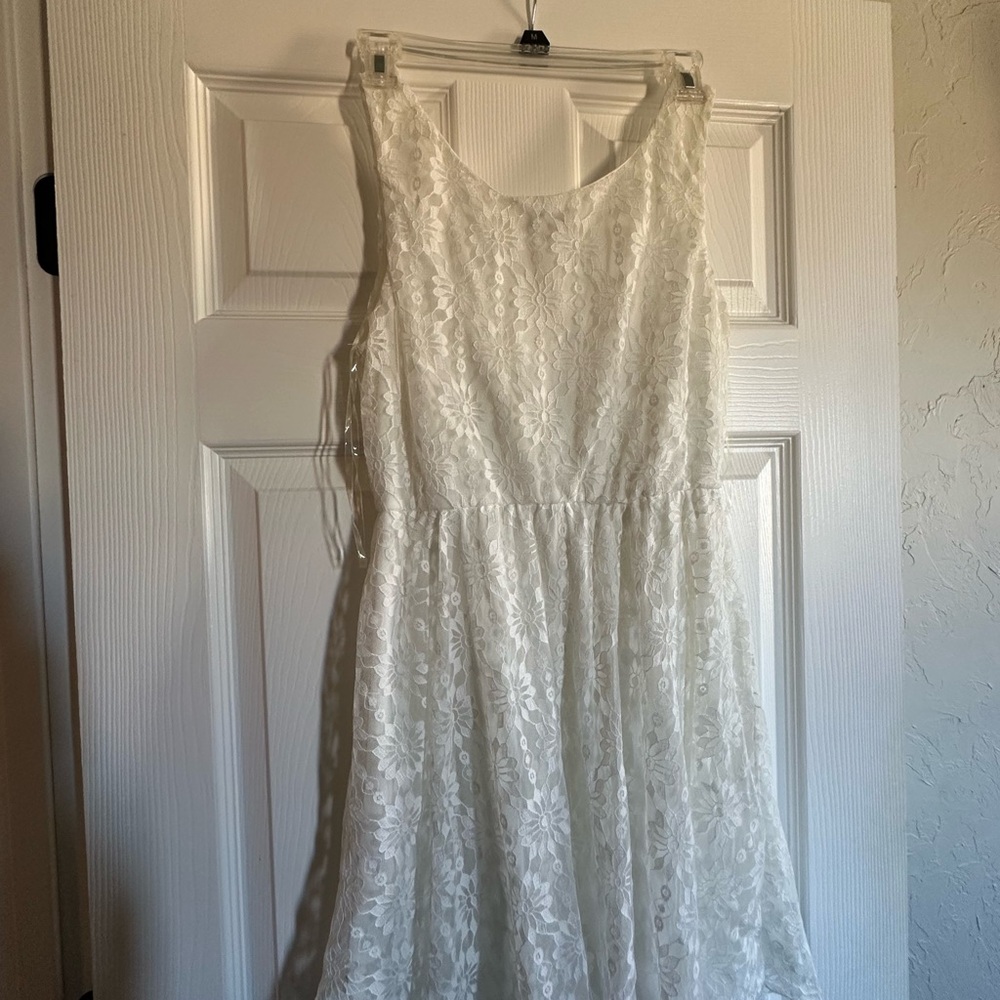 Elegant White Lace Dress